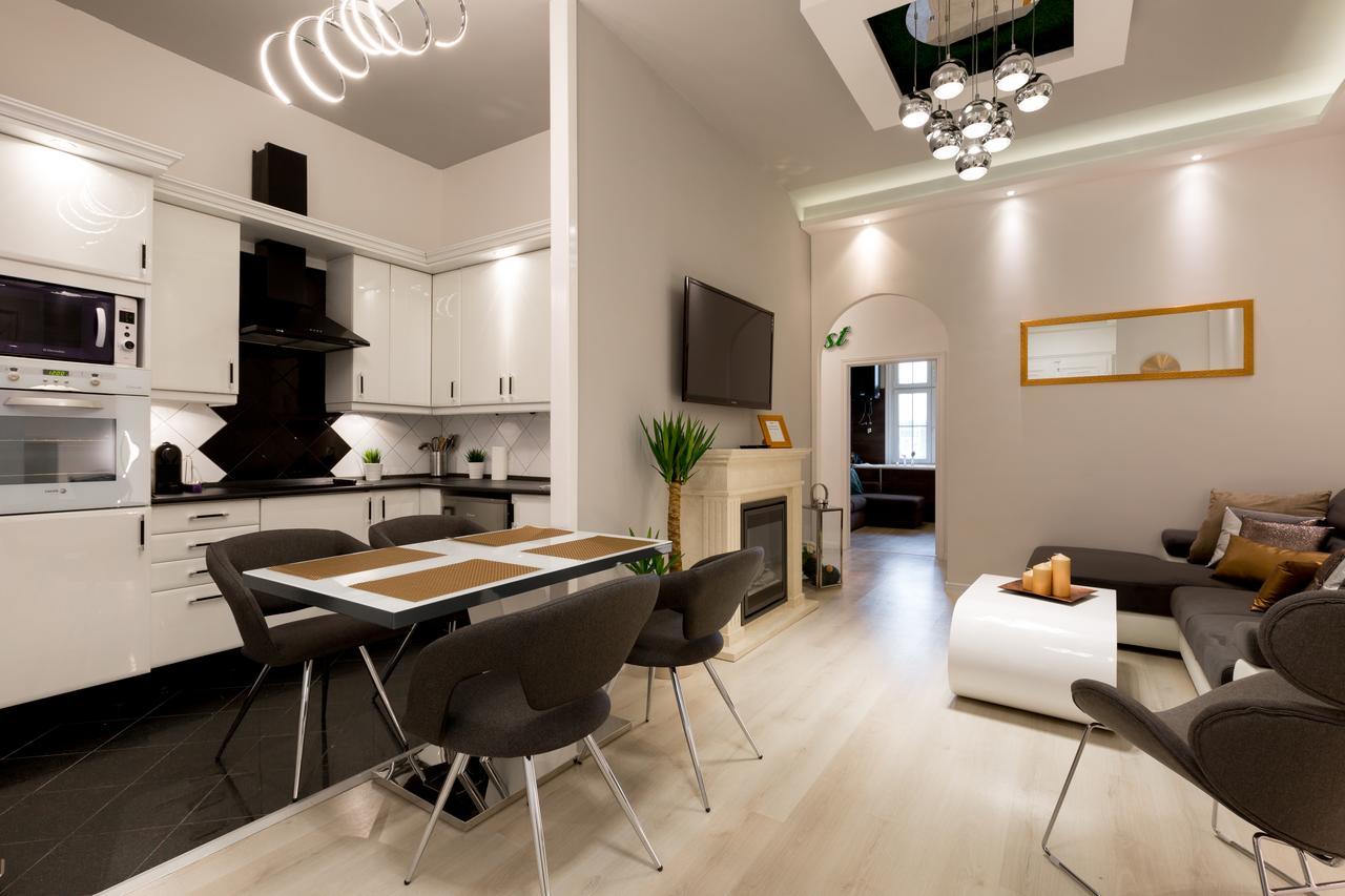 Luxury Dream Home In The Absolute Center Будапеща Екстериор снимка